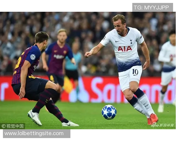 足总杯精彩对决热刺与巴萨战成平局神扑瞬间引发全场热烈反响